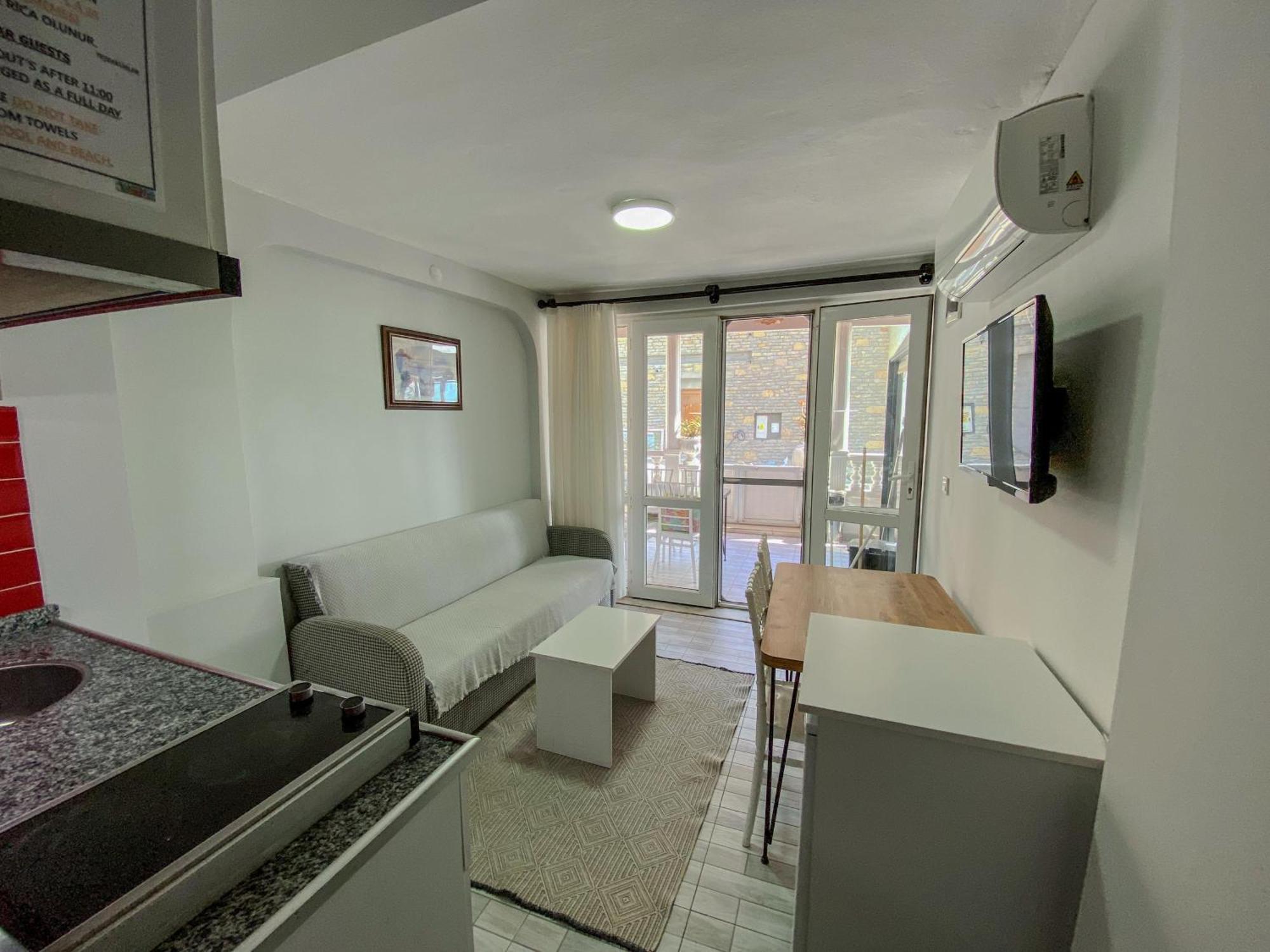 Izan Villa Bakis Apartments Bodrum ภายนอก รูปภาพ